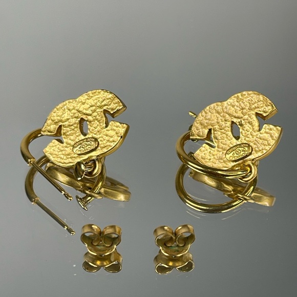 CHANEL CC Logo Gold Tone Pierced Earrings - Picture 5 of 13